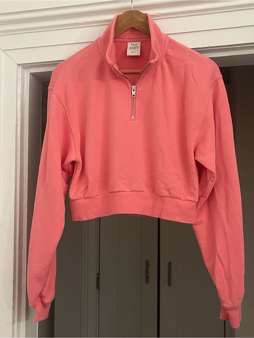 Aritzia TNA Airy Fleece Perfect 1/4 Zip Deep Pink Cropped Sweatshirt Medium